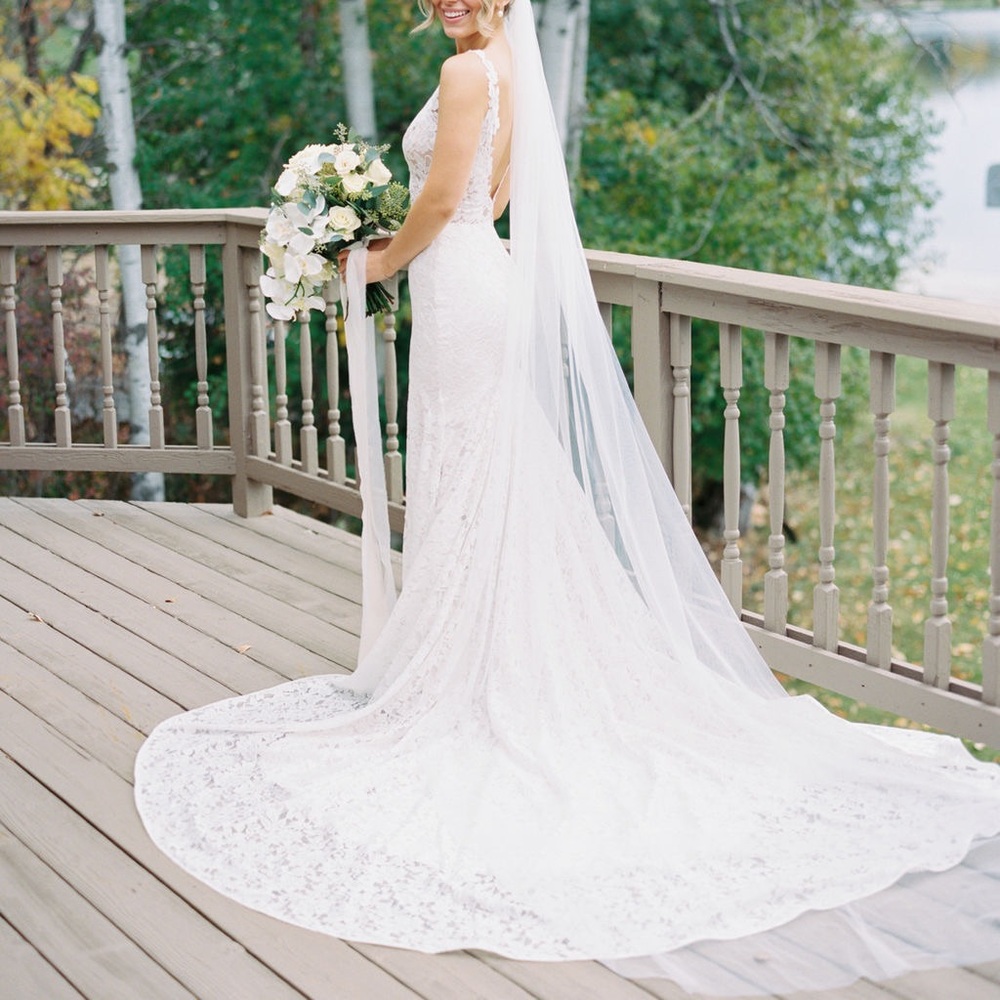 Paloma Blanca Wedding Dress